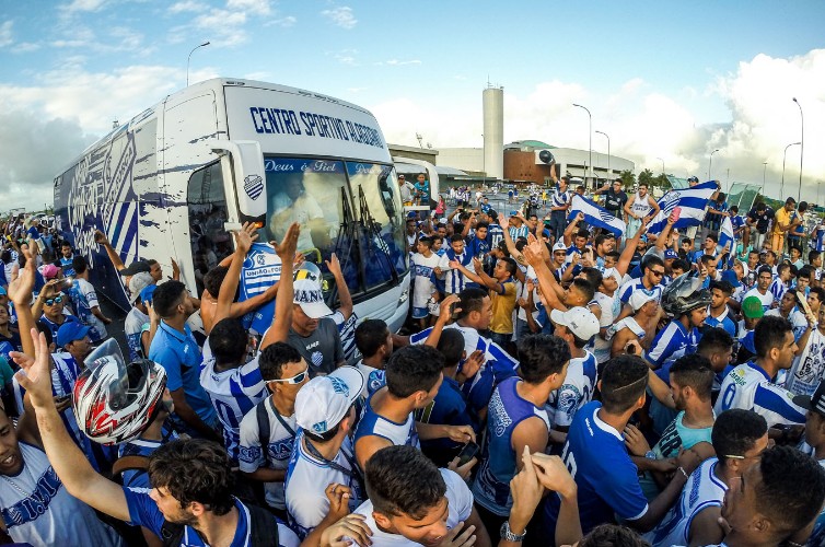CSA venceu o Tombense por 2 a 0 e está prestes a ir para a Série B