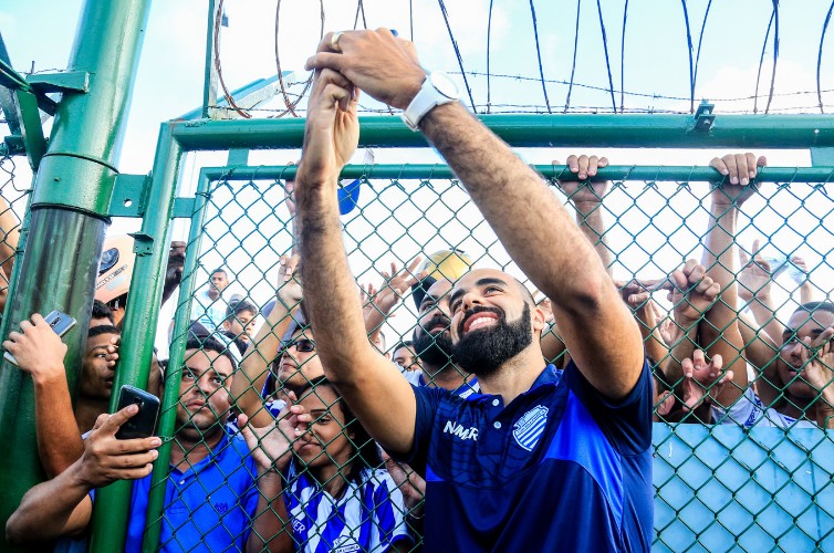 CSA venceu o Tombense por 2 a 0 e está prestes a ir para a Série B