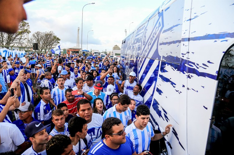 CSA venceu o Tombense por 2 a 0 e está prestes a ir para a Série B