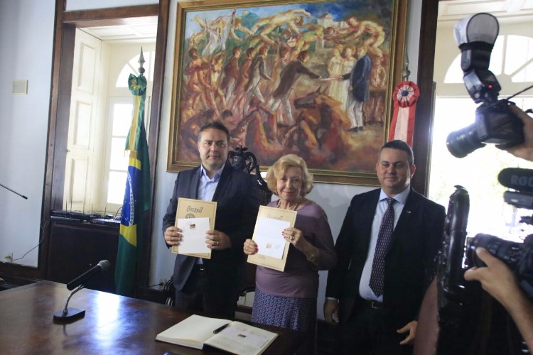 Governo lançou, nesta quarta-feira (20), selo e carimbo em comemoração ao bicentenário de Alagoas. 