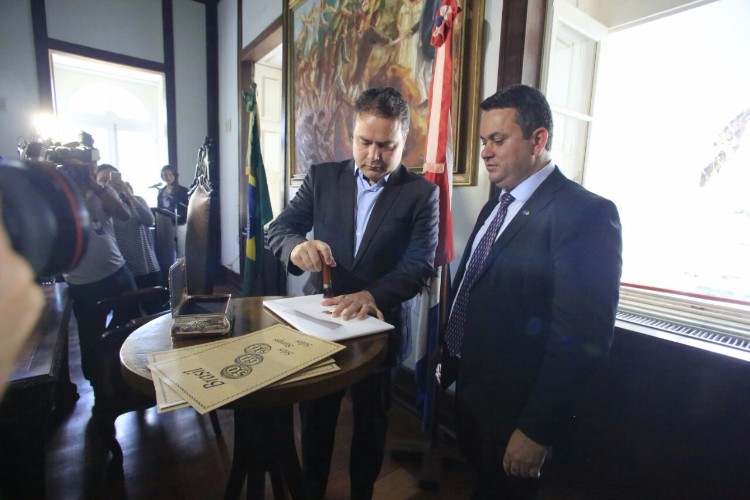 Governo lançou, nesta quarta-feira (20), selo e carimbo em comemoração ao bicentenário de Alagoas. 