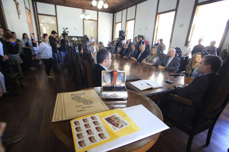 Governo lançou, nesta quarta-feira (20), selo e carimbo em comemoração ao bicentenário de Alagoas. 