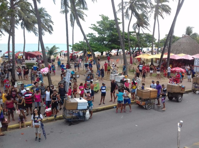 A Macha do Orgulho LGBT Maceió tem o tema "Amar sem Temer" e, além da manifestação, proporci