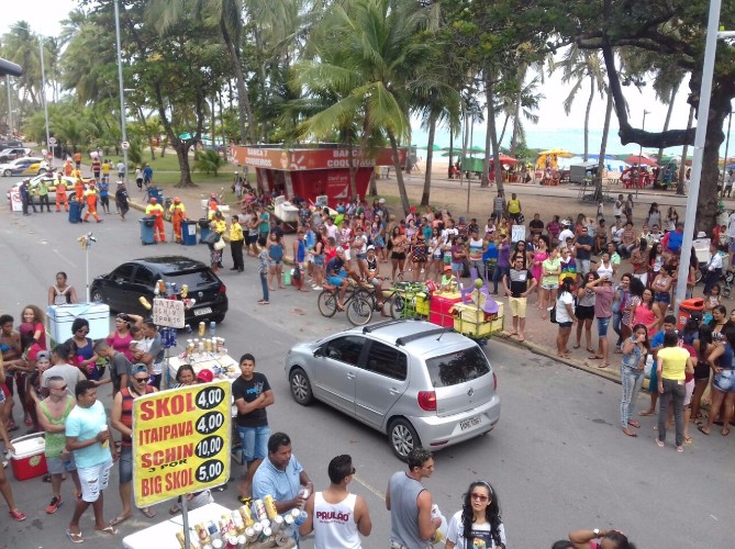 A Macha do Orgulho LGBT Maceió tem o tema "Amar sem Temer" e, além da manifestação, proporci