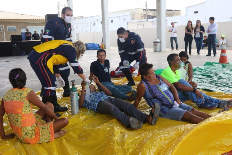 Serviços de emergência realizam simulações com o intuito de preparar a população para casos de emerg