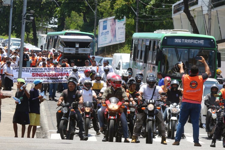 Monitores das unidades de internação cobram diálogo com o governo do estado