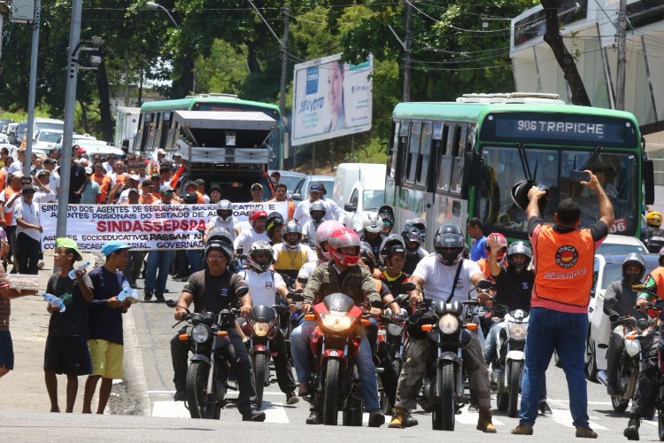 Monitores das unidades de internação cobram diálogo com o governo do estado