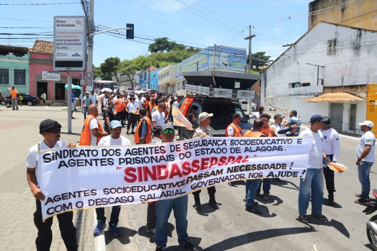 Monitores das unidades de internação cobram diálogo com o governo do estado