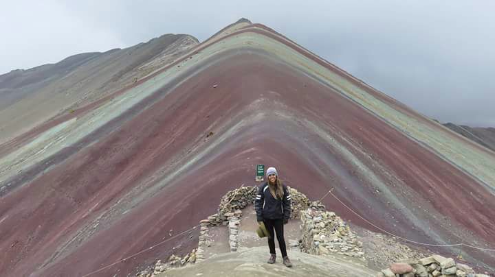A colombiana Katharin Faisely viaja países da América do Sul sozinha e de moto