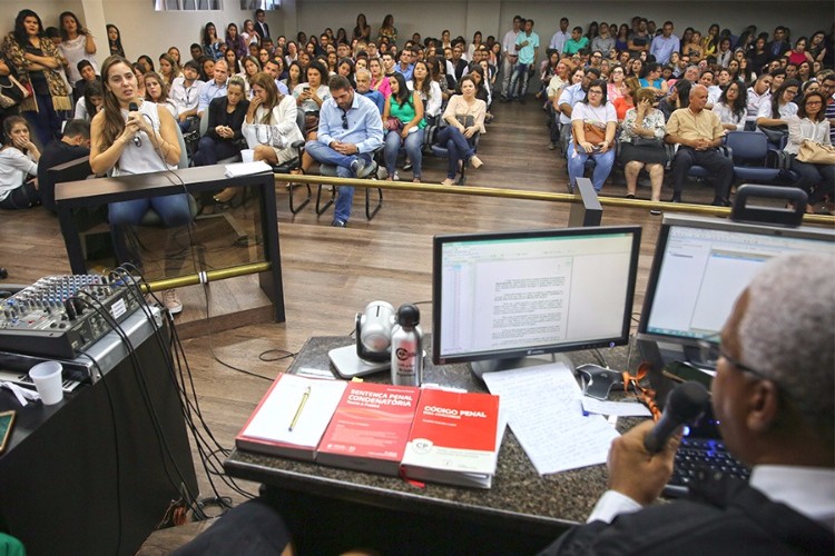 Julgamento do caso é realizado no Fórum de Maceió