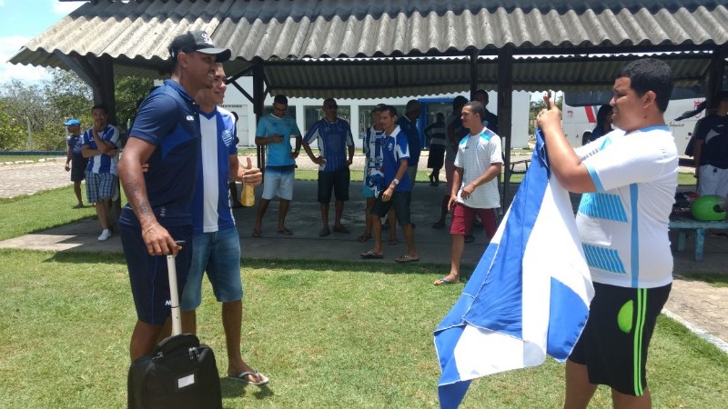 Azulinos recepcionam jogadores 
