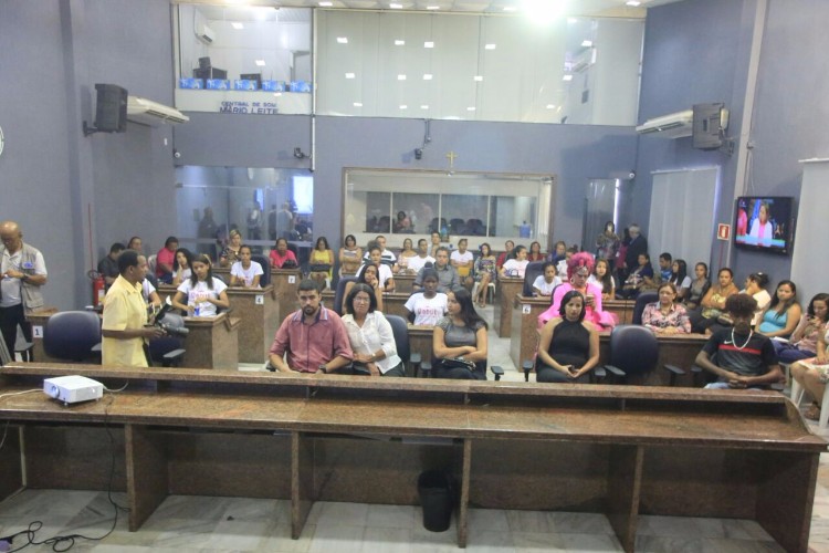Paty Maionese recebe comenda na Câmara Municipal
