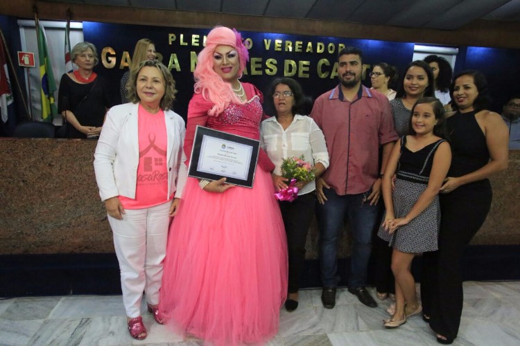 Paty Maionese recebe comenda na Câmara Municipal