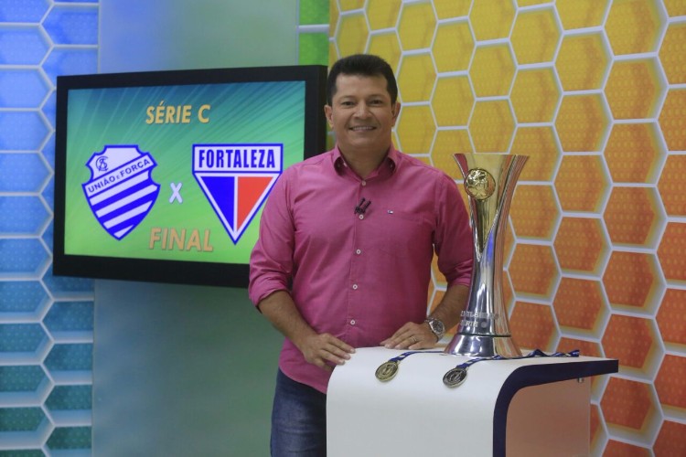 Taça do campeão da Série C visita estúdios da OAM