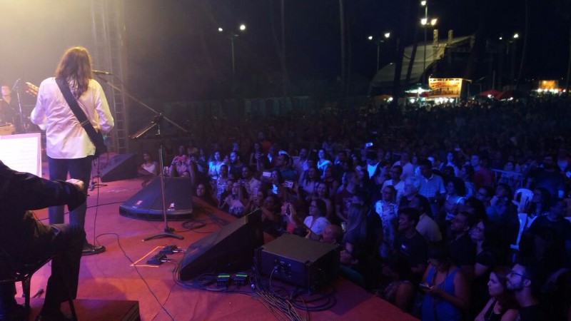 Música erudita e popular se uniram em um show no estacionamento do bairro de Jaraguá, encantando e e