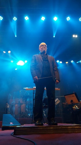 Música erudita e popular se uniram em um show no estacionamento do bairro de Jaraguá, encantando e e