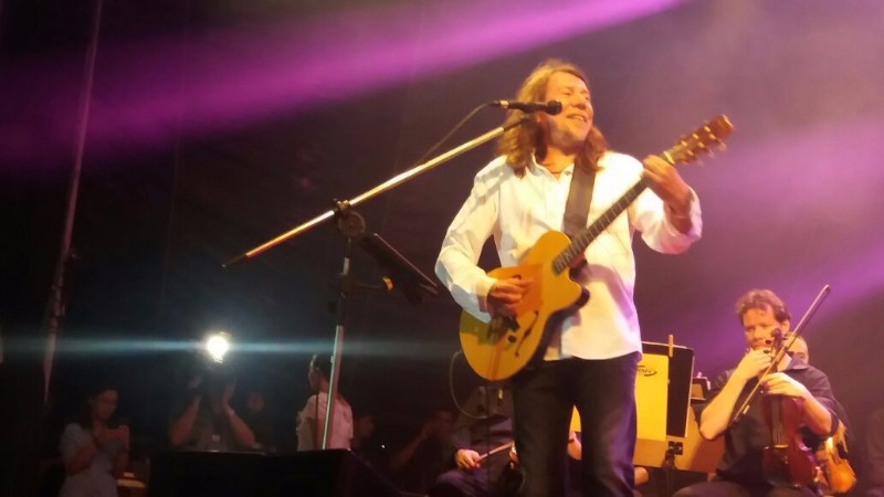 Música erudita e popular se uniram em um show no estacionamento do bairro de Jaraguá, encantando e e