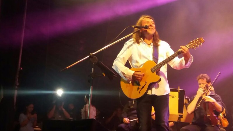 Música erudita e popular se uniram em um show no estacionamento do bairro de Jaraguá, encantando e e