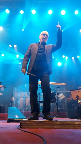 Música erudita e popular se uniram em um show no estacionamento do bairro de Jaraguá, encantando e e
