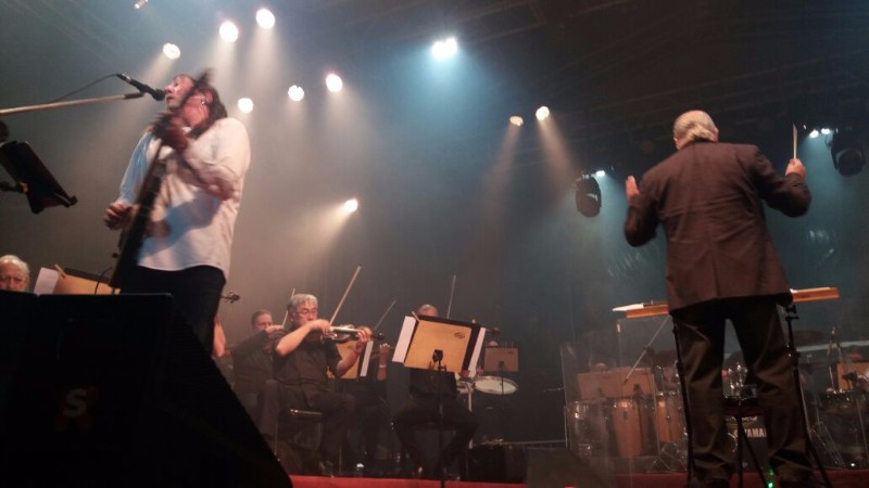 Música erudita e popular se uniram em um show no estacionamento do bairro de Jaraguá, encantando e e