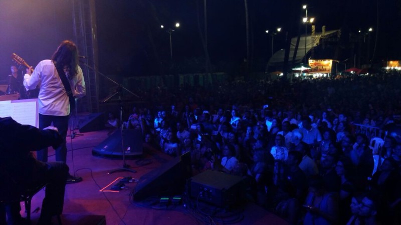 Música erudita e popular se uniram em um show no estacionamento do bairro de Jaraguá, encantando e e