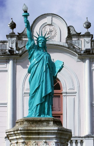 Pintura do monumento divide a opinião da população em Maceió