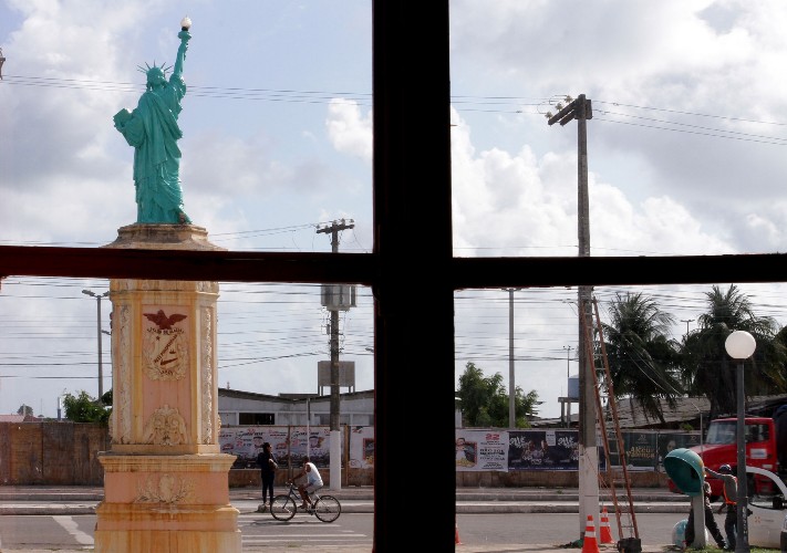 Pintura do monumento divide a opinião da população em Maceió
