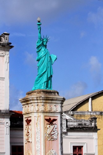 Pintura do monumento divide a opinião da população em Maceió