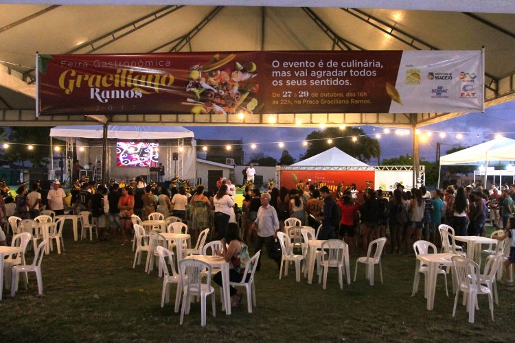 Público poderá degustar massas, feijoada, tapioca e doces em geral, tudo produzido pelos comerciante
