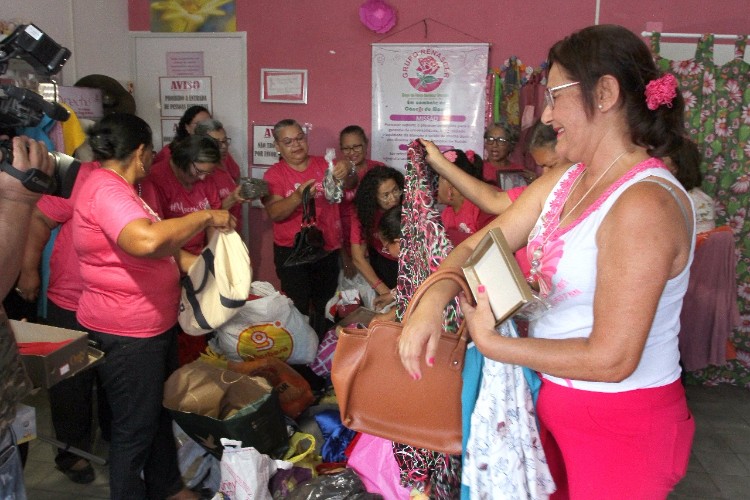 Voluntárias receberam material em festa e agradeceram pelo apoio