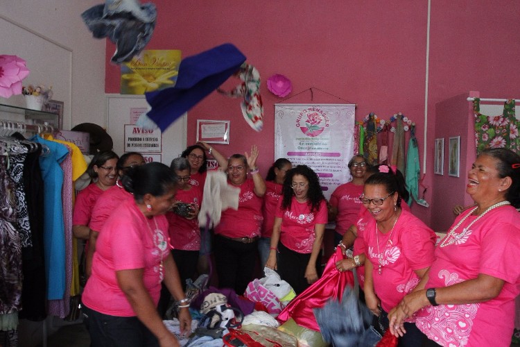 Voluntárias receberam material em festa e agradeceram pelo apoio
