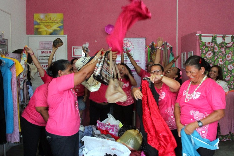 Voluntárias receberam material em festa e agradeceram pelo apoio