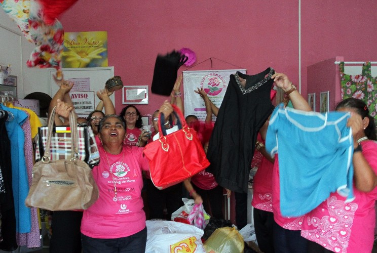 Voluntárias receberam material em festa e agradeceram pelo apoio