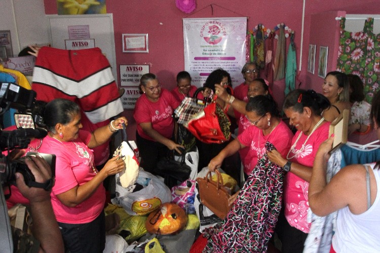 Voluntárias receberam material em festa e agradeceram pelo apoio