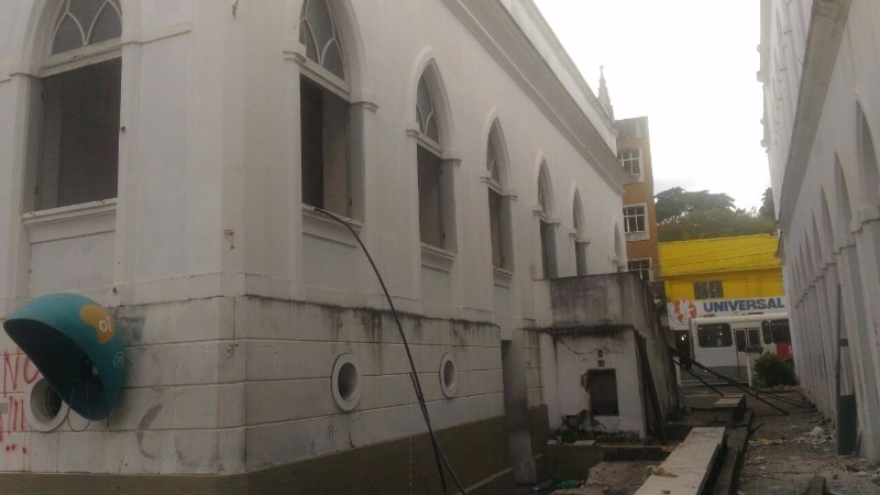 Abandono e sucateamento no prédio da antiga prefeitura de Maceió