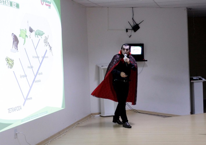 Às vésperas da prova, mais de 1.000 alunos se dividiram em dois aulões pré-vestibular no cinema do s