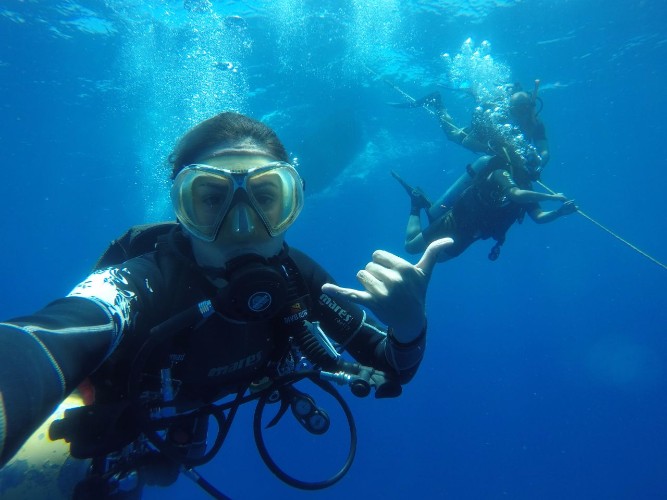 Mergulho com cilindro nos mares de Alagoas 