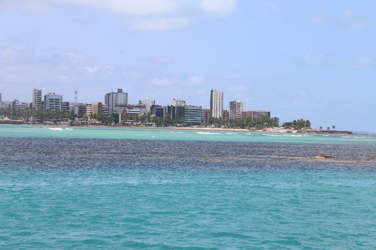 Mergulho com cilindro nos mares de Alagoas 