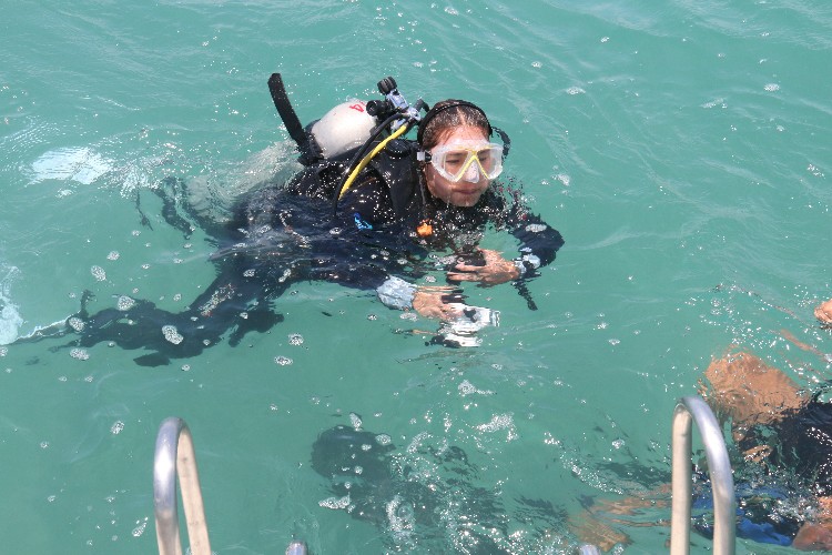 Mergulho com cilindro nos mares de Alagoas 