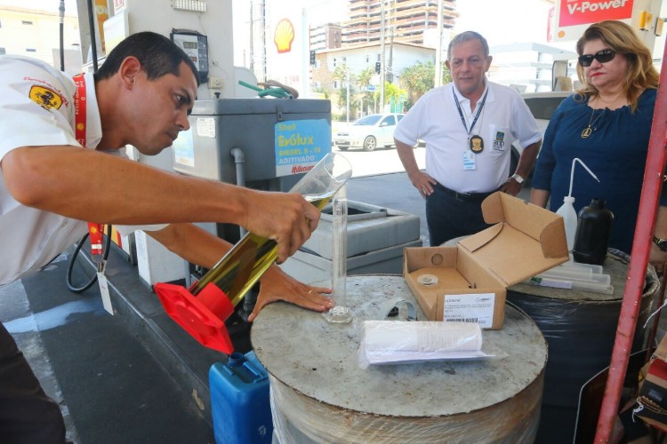 Ministério Público e Agencia Nacional do Petróleo fiscalizam postos de combustíveis em Alagoas