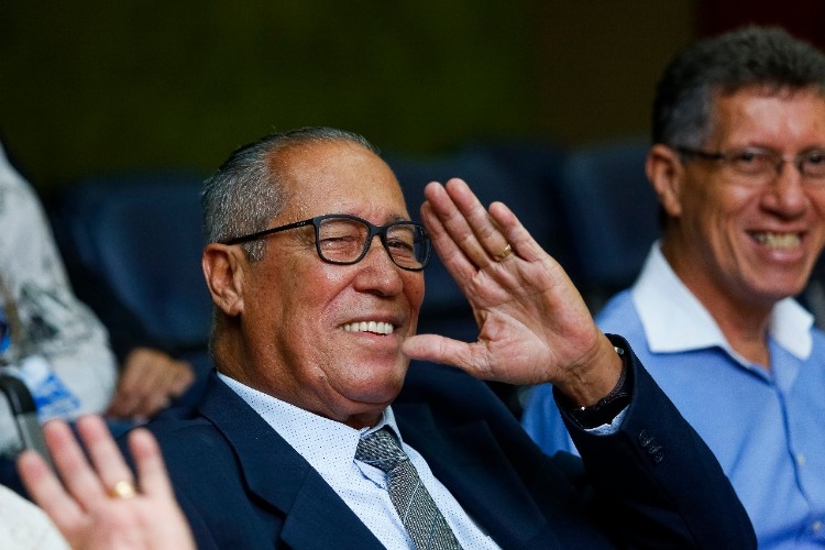 Radialista Arivaldo Maia é homenageado no Prêmio Odete Pacheco 