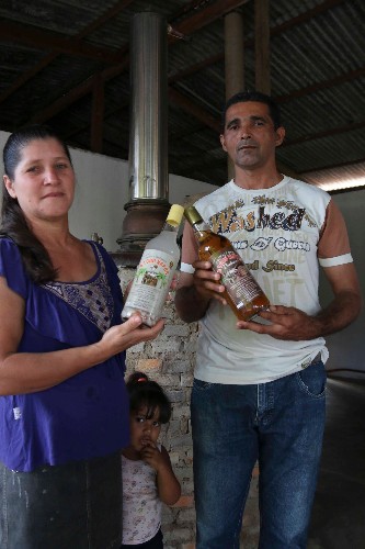 Evangélico de Penedo ganha o mercado produzindo cachaça