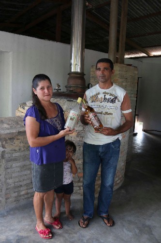 Evangélico de Penedo ganha o mercado produzindo cachaça
