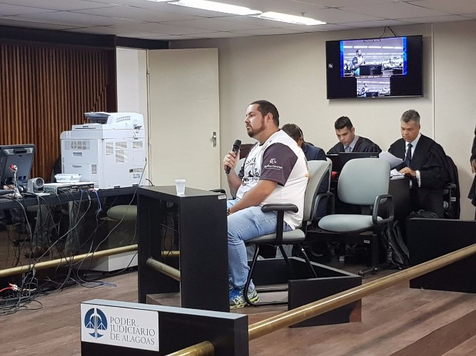 Testemunhas durante julgamento