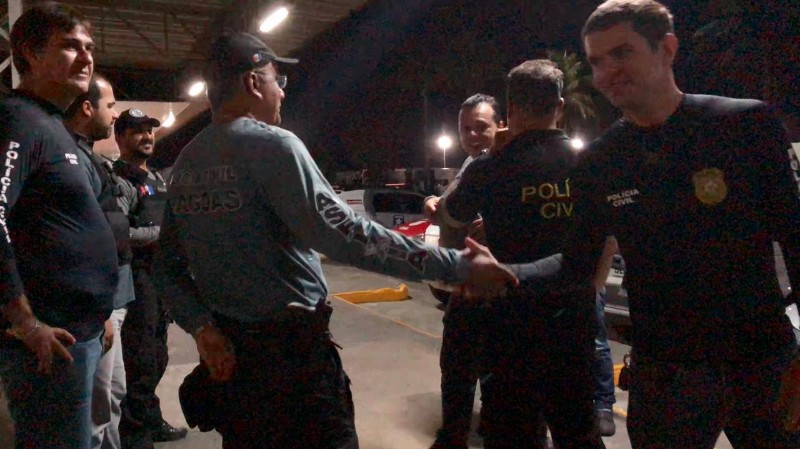 Foram cumpridos 13 mandados; entre os detidos estão policiais militares