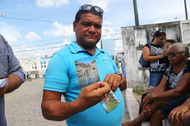 O artista foi encontrado morto no domingo (31), em sua residência