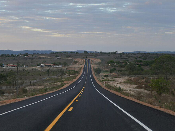 Ministro dos Transportes inaugura trecho da rodovia BR-316 no Sertão de Alagoas. Obras contam ao tod