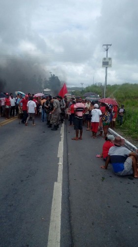 Manifestantes em apoio ao ex presidente Lula