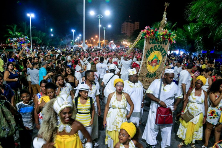 Desfile de blocos abriu as prévias carnavalescas em Alagoas 