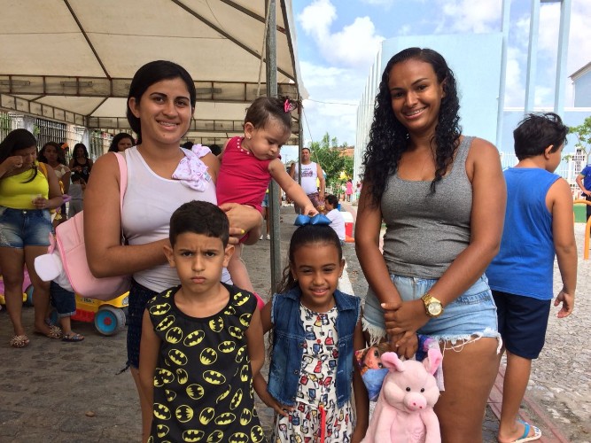 Moradores do Pontal da Barra e do Bebedouro fizeram festa com blocos de rua e atrações musicais